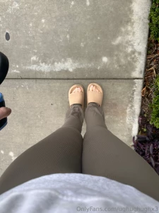 My feets are naked and it s raining two things that don t usually