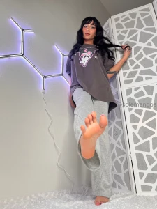 Wanna feel how strong my toes are part 12