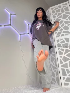 Wanna feel how strong my toes are