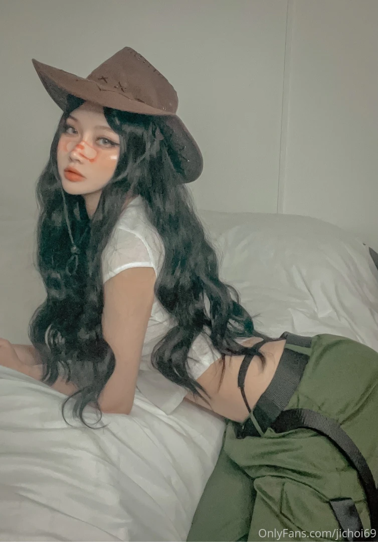 Just lounging want to join me 