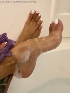 Tub toes with a side of high arch