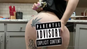 Baby oil twerk ass clap - t-shirt on no panties 4 da gang roddyricch