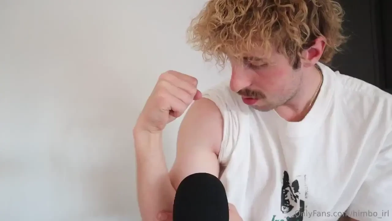 Loved getting my shirt off for this body tapping asmr 