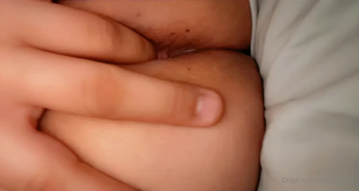 Mmmm hear my wet bussy getting fingered 