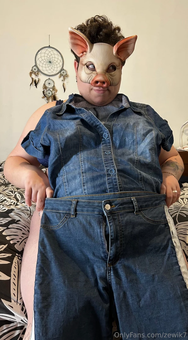 Closet purge part 4 this could not fit at all not even trying oh well 