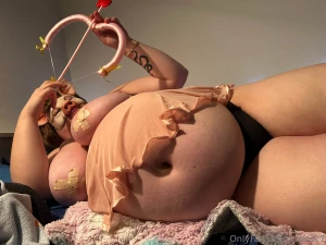 It s heeere february the month of love i really hope eli gifts me part 14