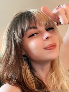 Feral woman being a genuine human in a sea of pornspambot