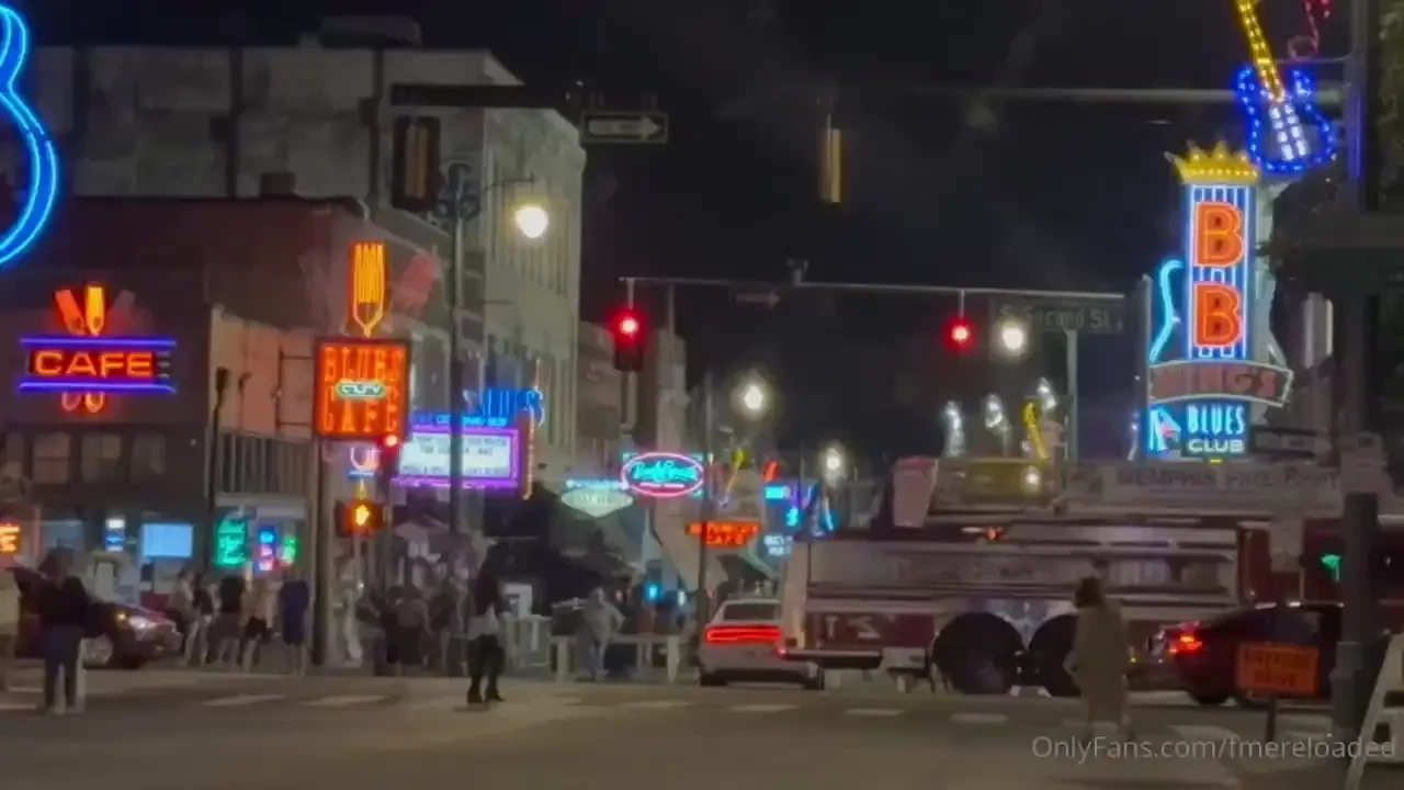I was sucking dick amp jacking it off on my face on beale street last 