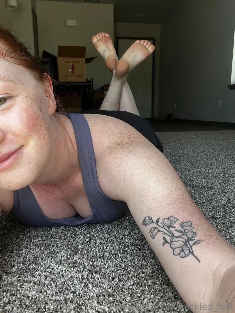 Moving sucks but at least i got some yummy dirty feet out of the deal 