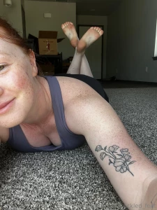 Moving sucks but at least i got some yummy dirty feet out of the deal
