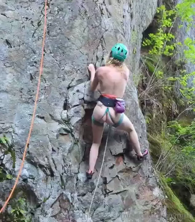 A clip of my naked lead climb 