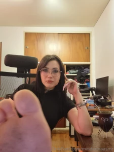 Hi guys just popping to say im aliveee and excuse the mess that is my part 4