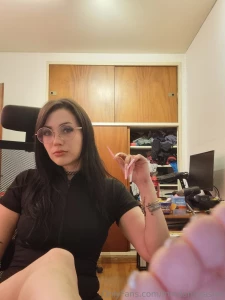 Hi guys just popping to say im aliveee and excuse the mess that is my part 1