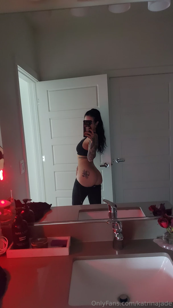 Why aren t you in my dms i want to see you beg for it 