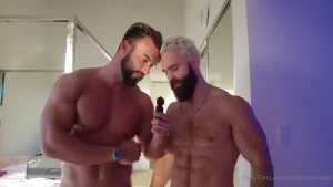 Tip 20 usd and get the full nude shower video in your dm krispymatt