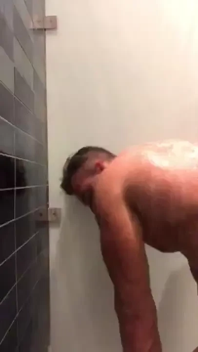 Shower show amp flexing 