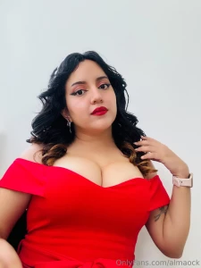 Quieres un video de esta linda secretaria licenciado me tiene que