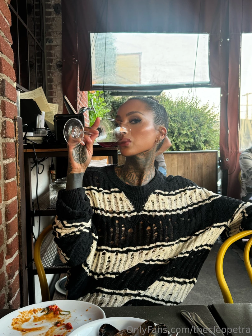 Love a good glass of vino 