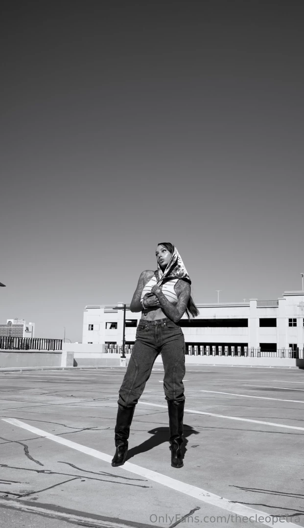 Hey guess what today is gonna b a good day 