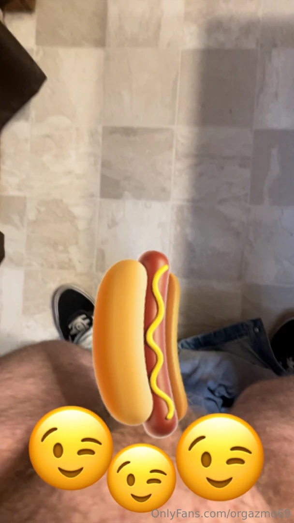 Had a fun bathroom wanking session the other day set includes a 2 part 2 