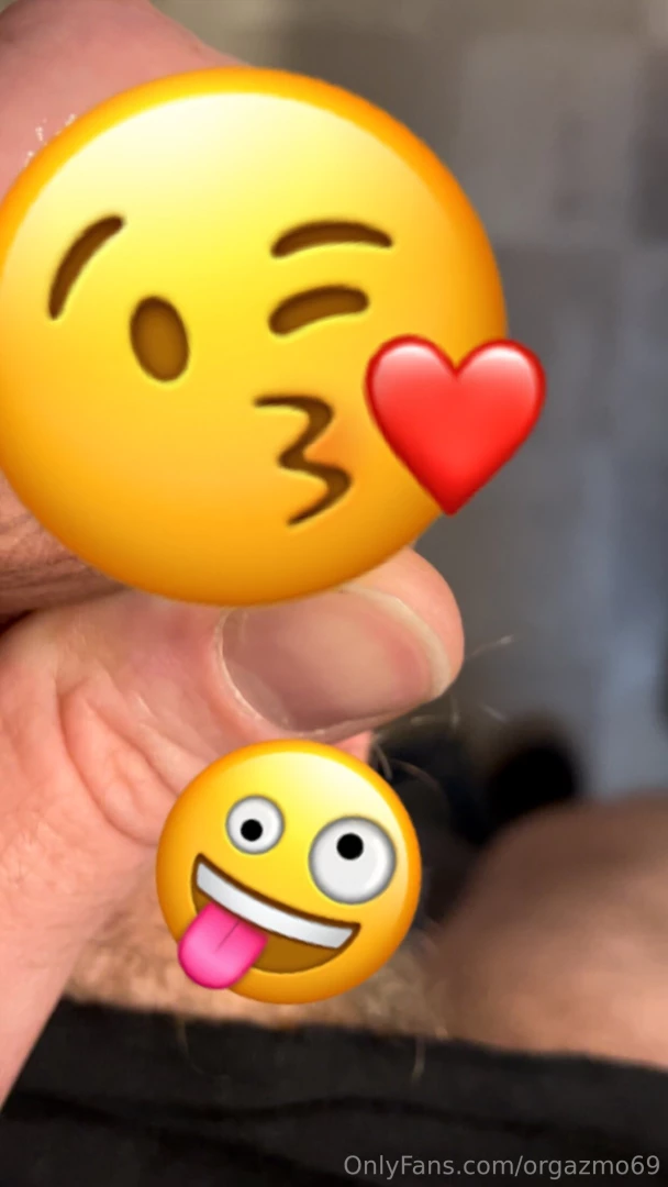 Had a fun bathroom wanking session the other day set includes a 2 