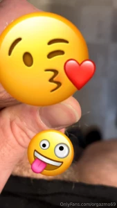 Had a fun bathroom wanking session the other day set includes a 2