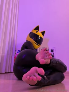 Also a gift for feet lovers there