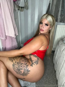 Need these thighs wrapped round you part 1