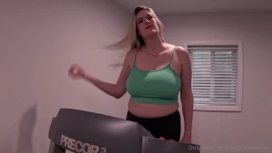 Watch my bounce my ddds while running on the treadmill unlock for the