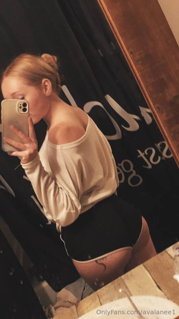 This top is see-through lol 