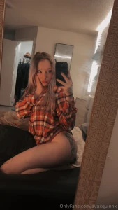 I m alone right now you should hmu