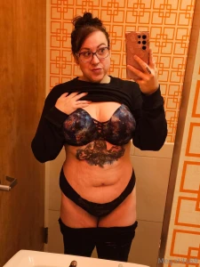 Work gets soooo boring part 5