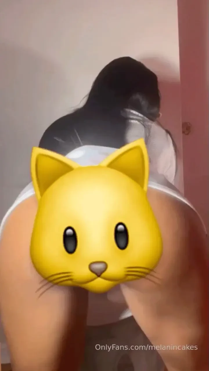 Imagine me bouncing on ur hard dick like this imma guess 1 min max 