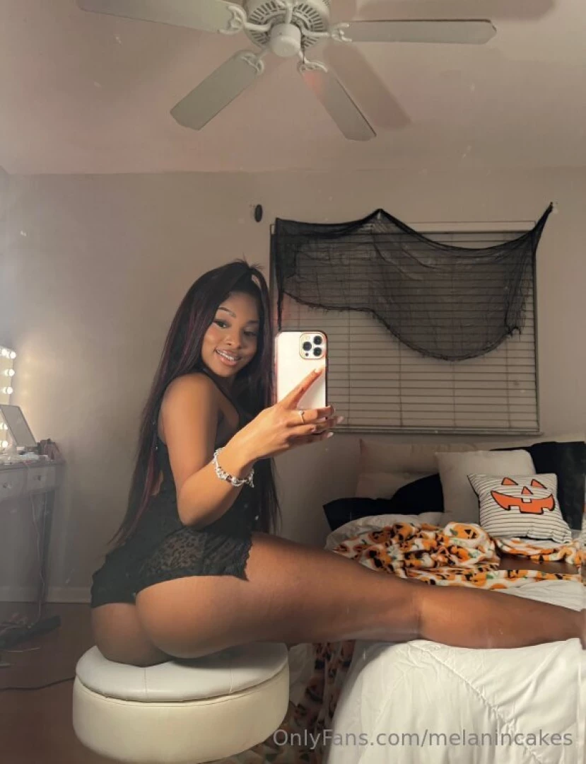 I want to bounce this ass on somethinnn rn 