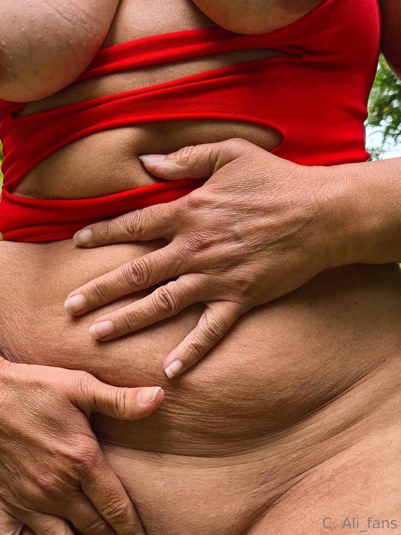 I wore this out for a little walk and thought you might like to look a 