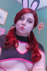 Pig tales and a red lip wanna grab them