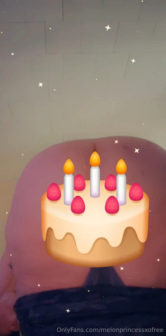 Unlock this to watch me moon you and see how my ass jiggles 