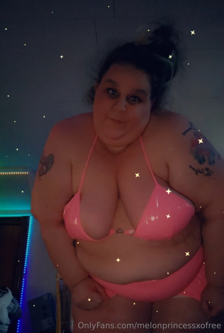 This outfit is so cute cum over to my vip melonprincessxovip to see 