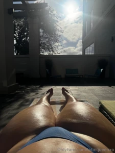 Sunbathing but i m the real heatwave