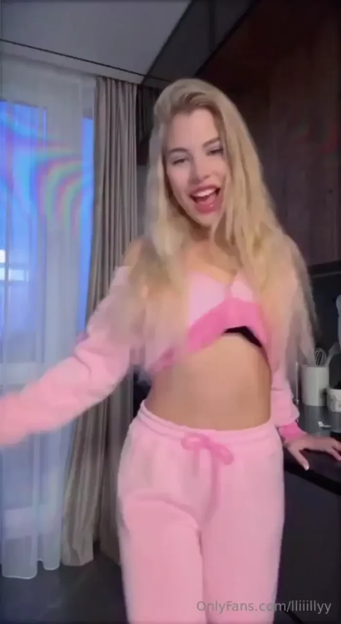 While i was making breakfast my favorite song started playing and it 