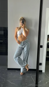 Touching a thought is subtler than any gesture a gaze filled with