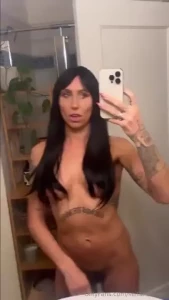 As promised you beauties get the uncropped uncensored and unhinged