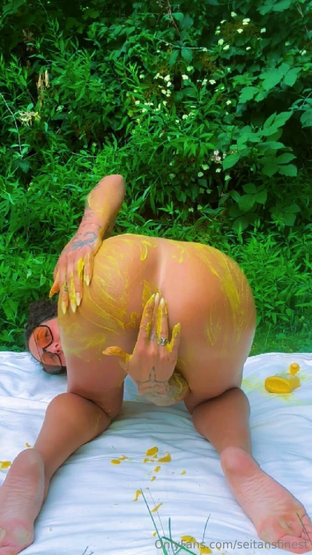 Sometimes eating hot dogs get messy and you have no napkins oh what s 