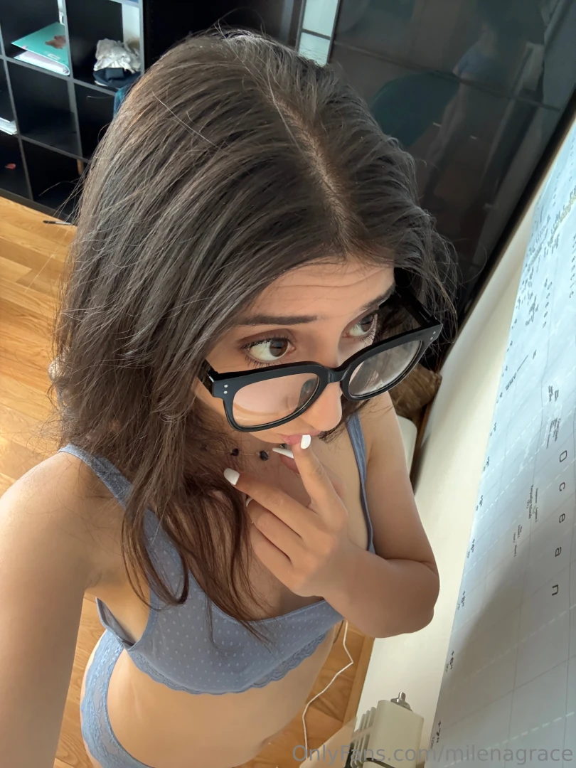 Should i study or get distracted again 