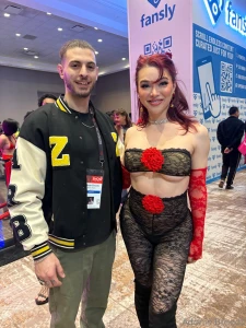 Wow i met the incredible ohitsemmarose at avn this year and we