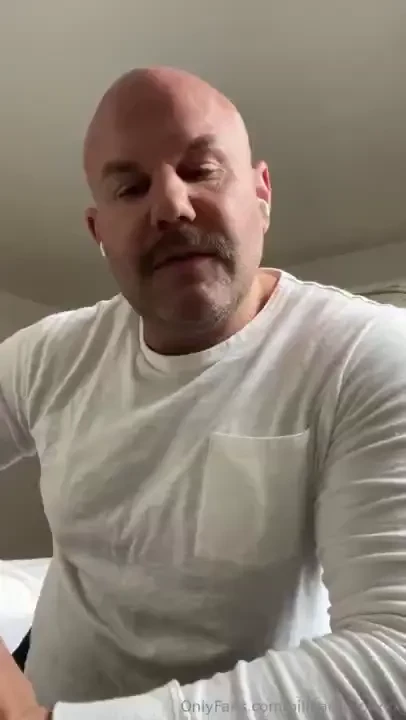 Coach bill hardwick here day 1 on how to handle a piece of pussy for 