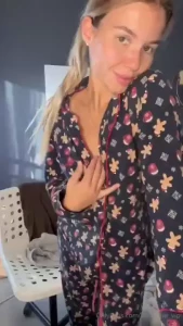 How many pajamas do you think i have