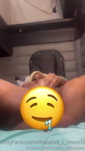 I was so horny and wet i instantly started cummin when i put that fat