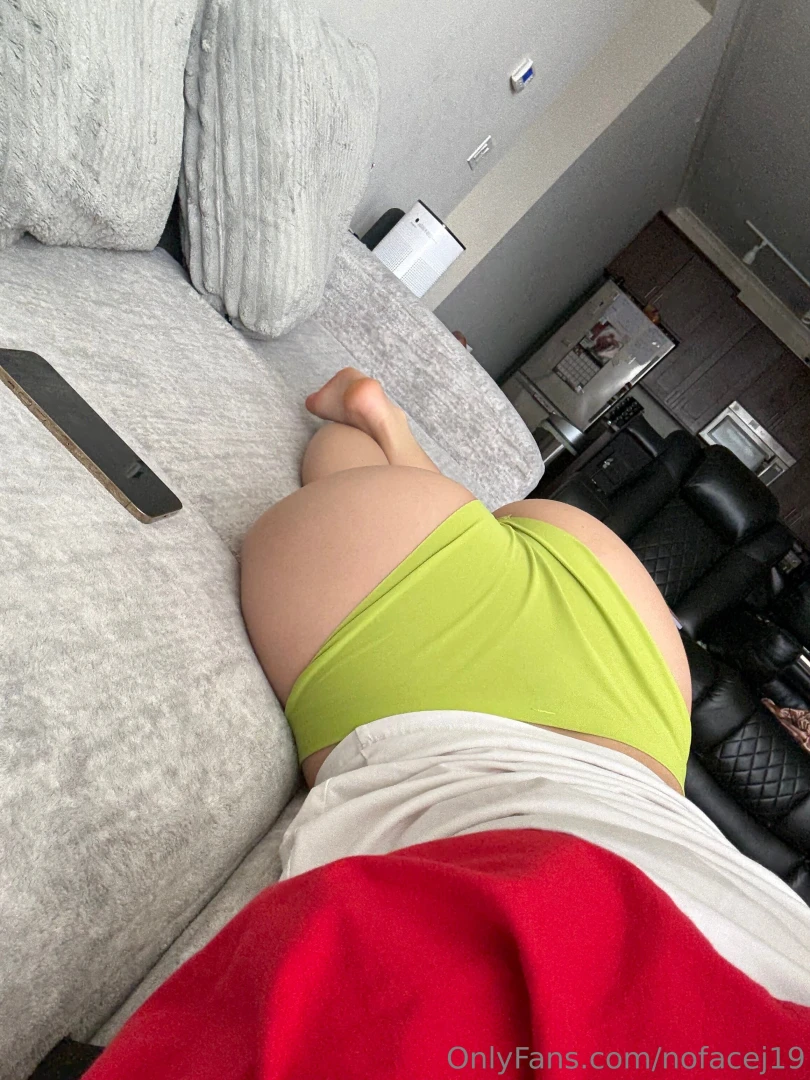 Why do these two cheeks make your dick so hard 