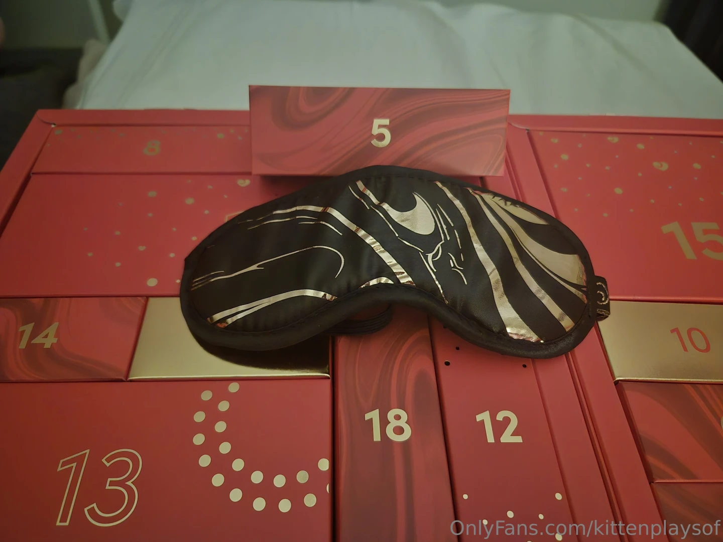 Day 5 is a cheeky satin blindfold kittenslovelyvips has the nsfw pic 